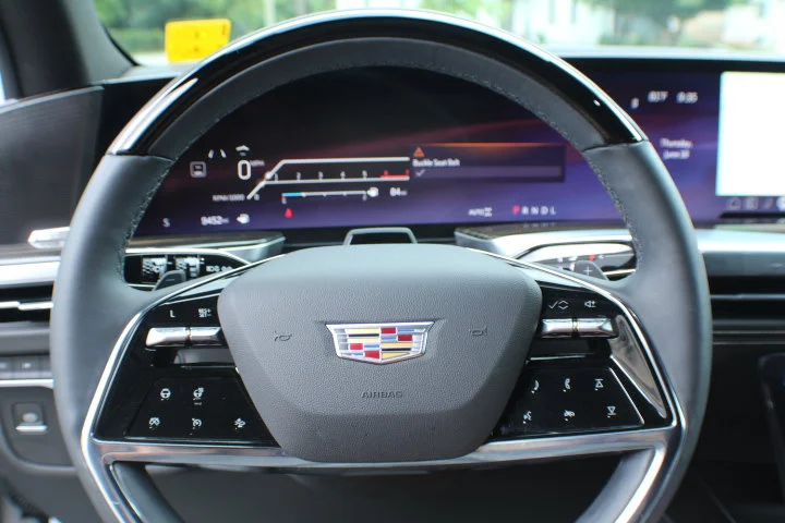 Used 2025 Crystal White Tricoat Cadillac Premium Luxury image 10