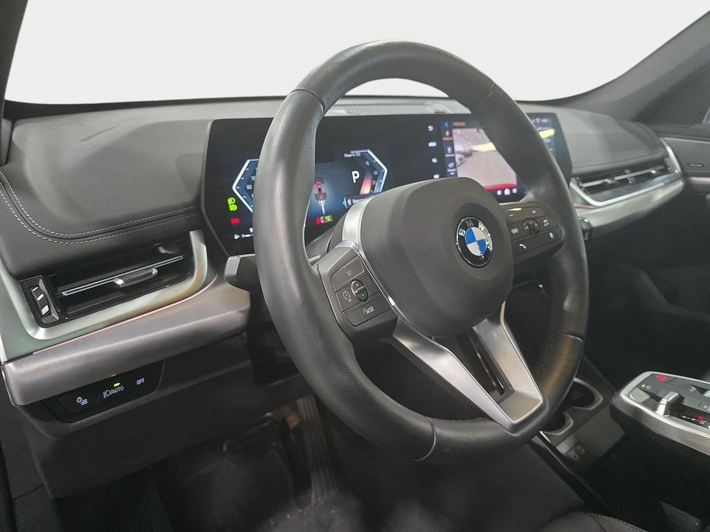 Used 2026 Vegas Red Metallic BMW xDrive28i image 22