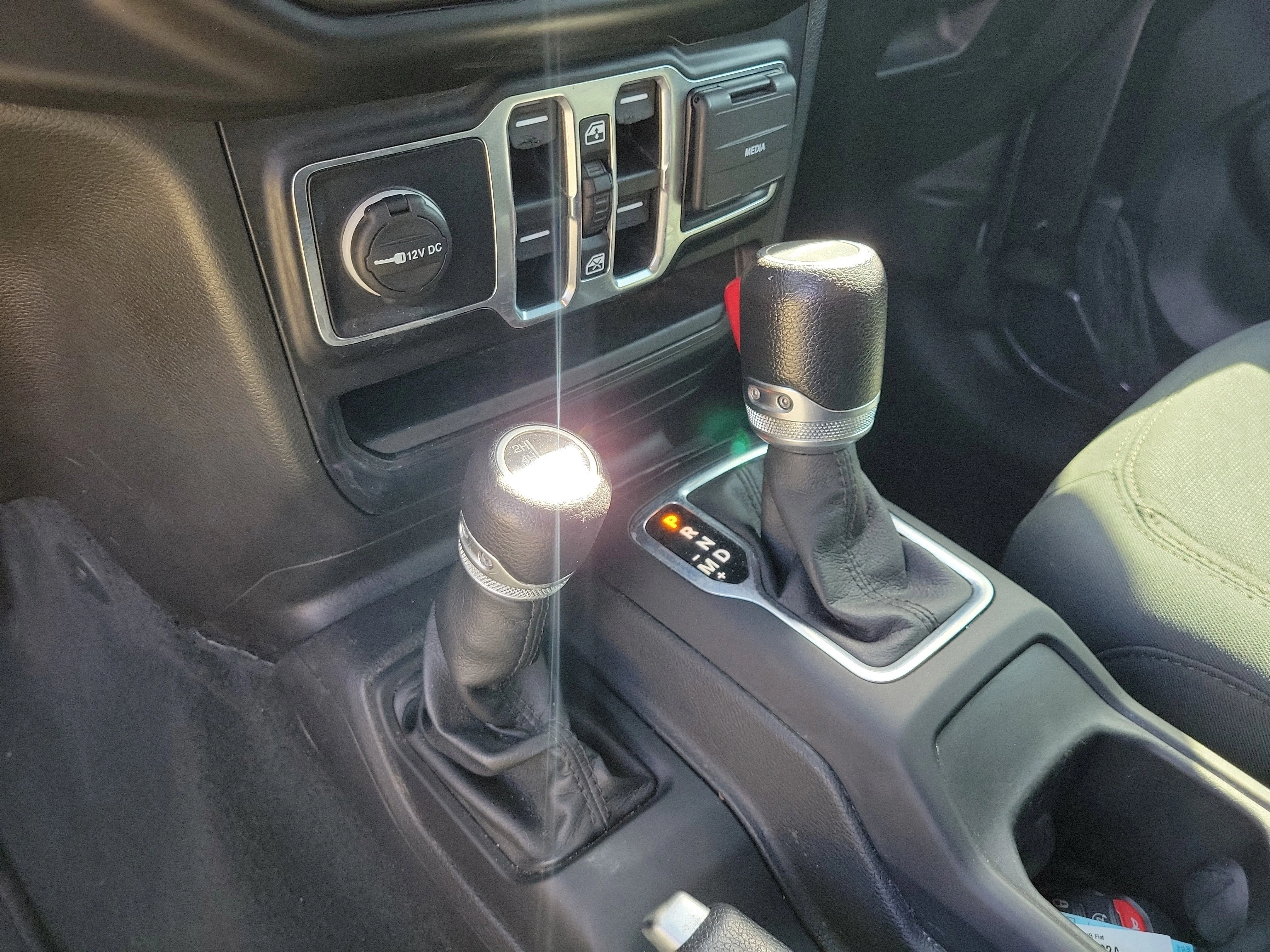 Used 2022 Granite Crystal Metallic Clearcoat Jeep Sport S image 24
