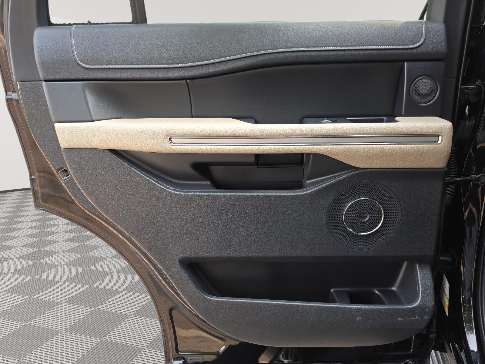 2024 Ford Expedition Limited - Photo 12
