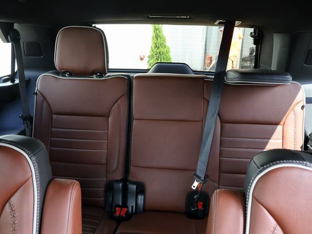 2024 GMC Yukon Denali Ultimate - Photo 19