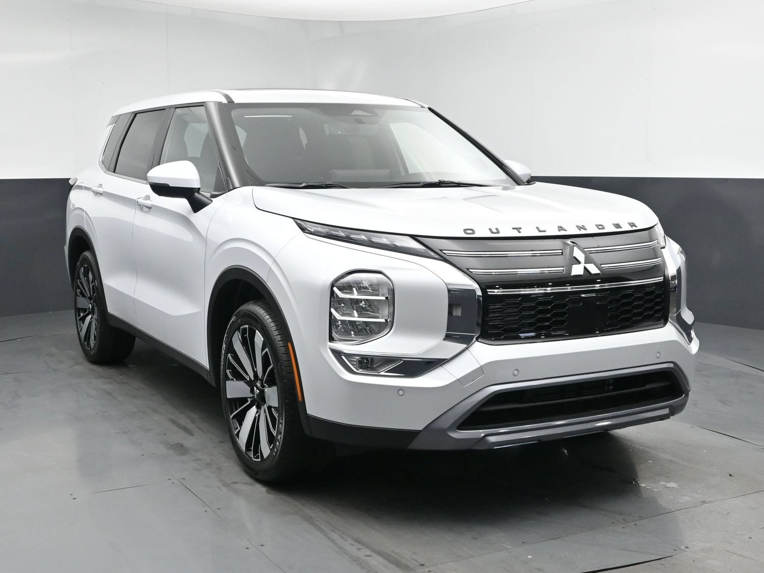 New 2026 White Mitsubishi SE 1.5T 2WD image 2