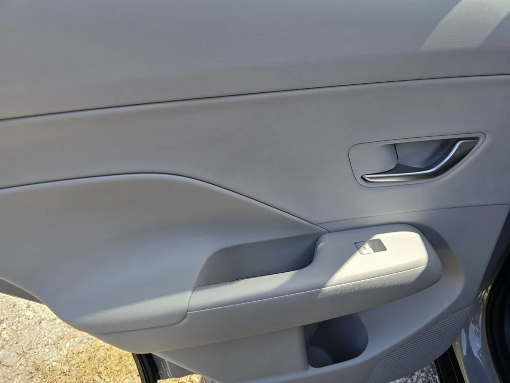 New 2026 White Hyundai SEL Premium image 12