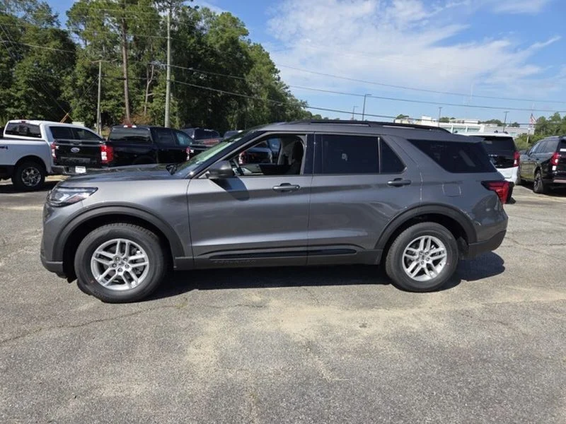 New 2026 Carbonized Gray Metallic Ford Active image 4