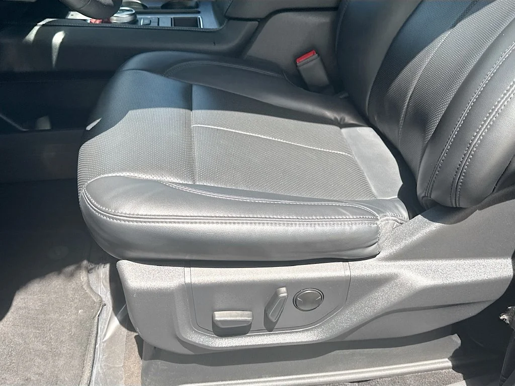 Used 2023 Black Ford XLT image 21