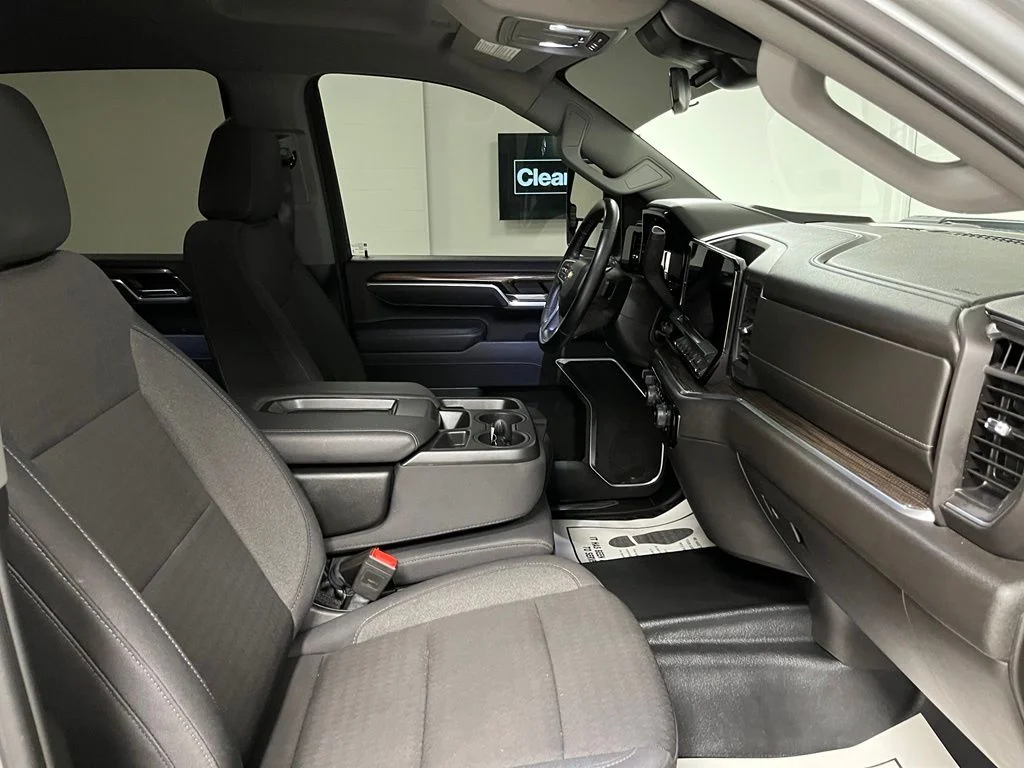 Used 2025 Gray Chevrolet LT image 57