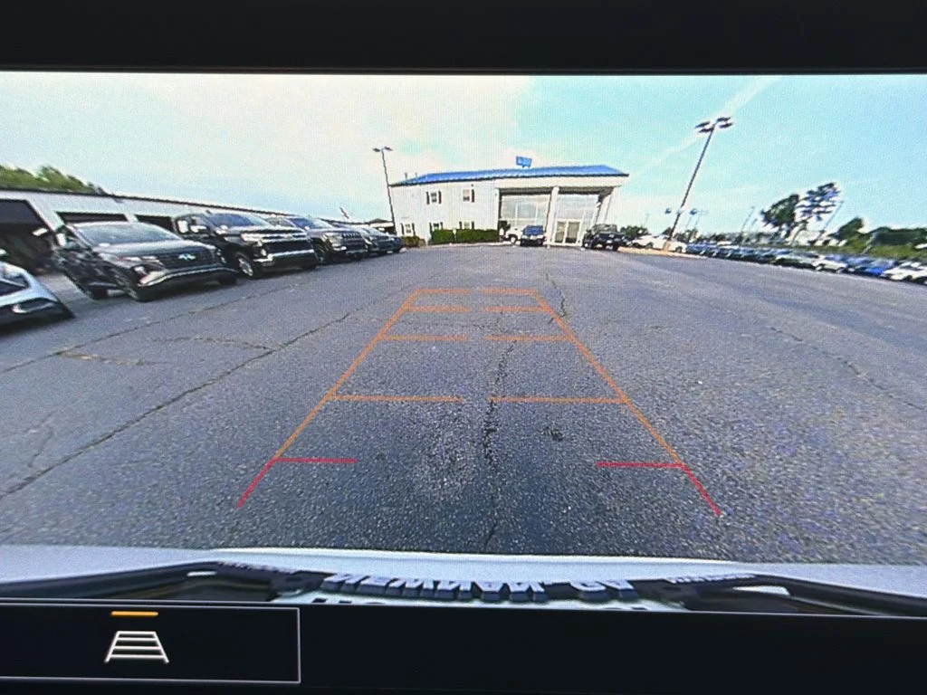 Used 2023 White GMC SLE image 30