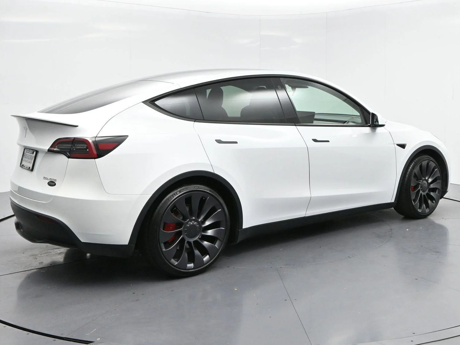 Used 2023  Tesla Performance image 7