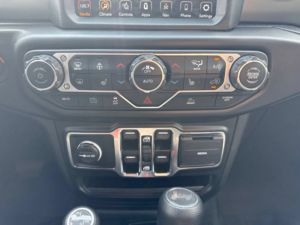 Used 2023 Black Jeep  image 18