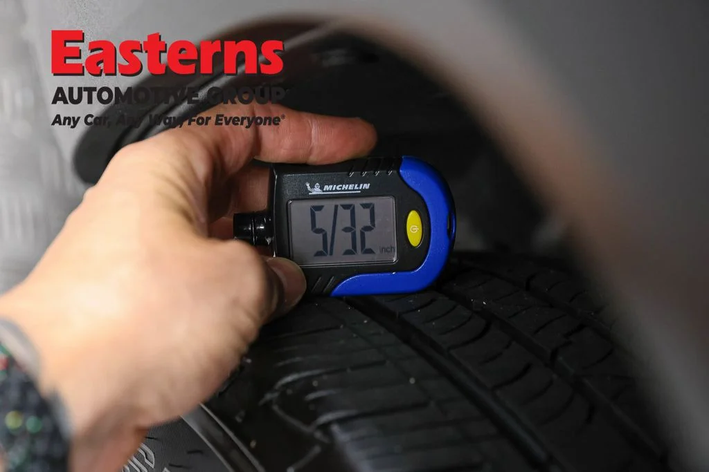 Used 2021 Red Jeep Latitude image 26
