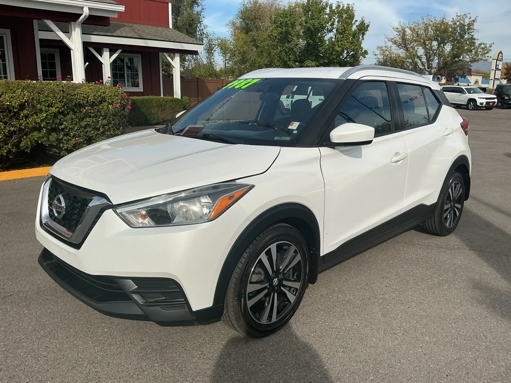 Used 2019 Aspen White Tricoat Nissan SV image 1