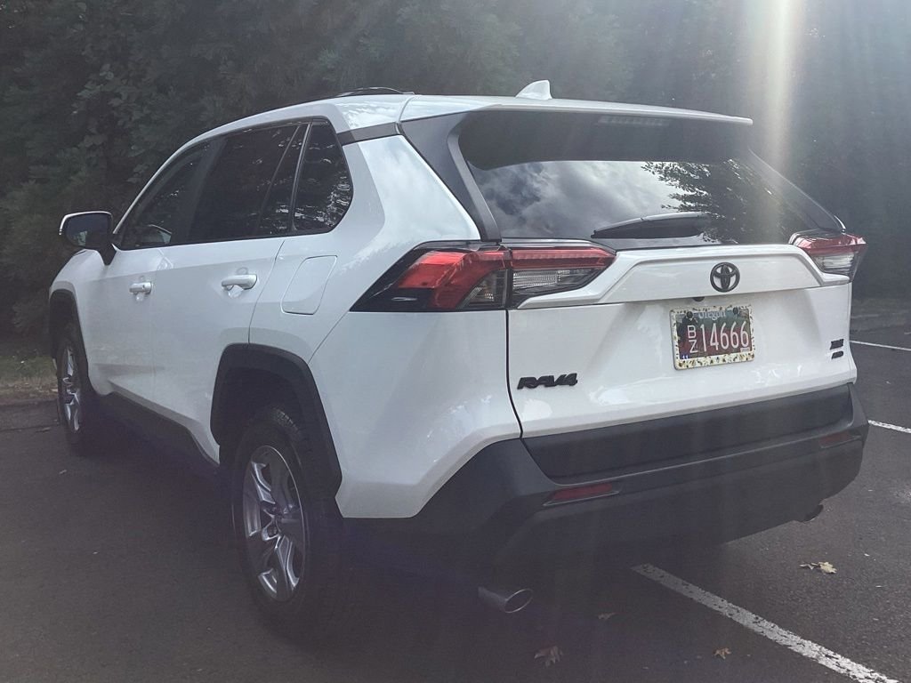 Used 2024 White Toyota XLE image 10