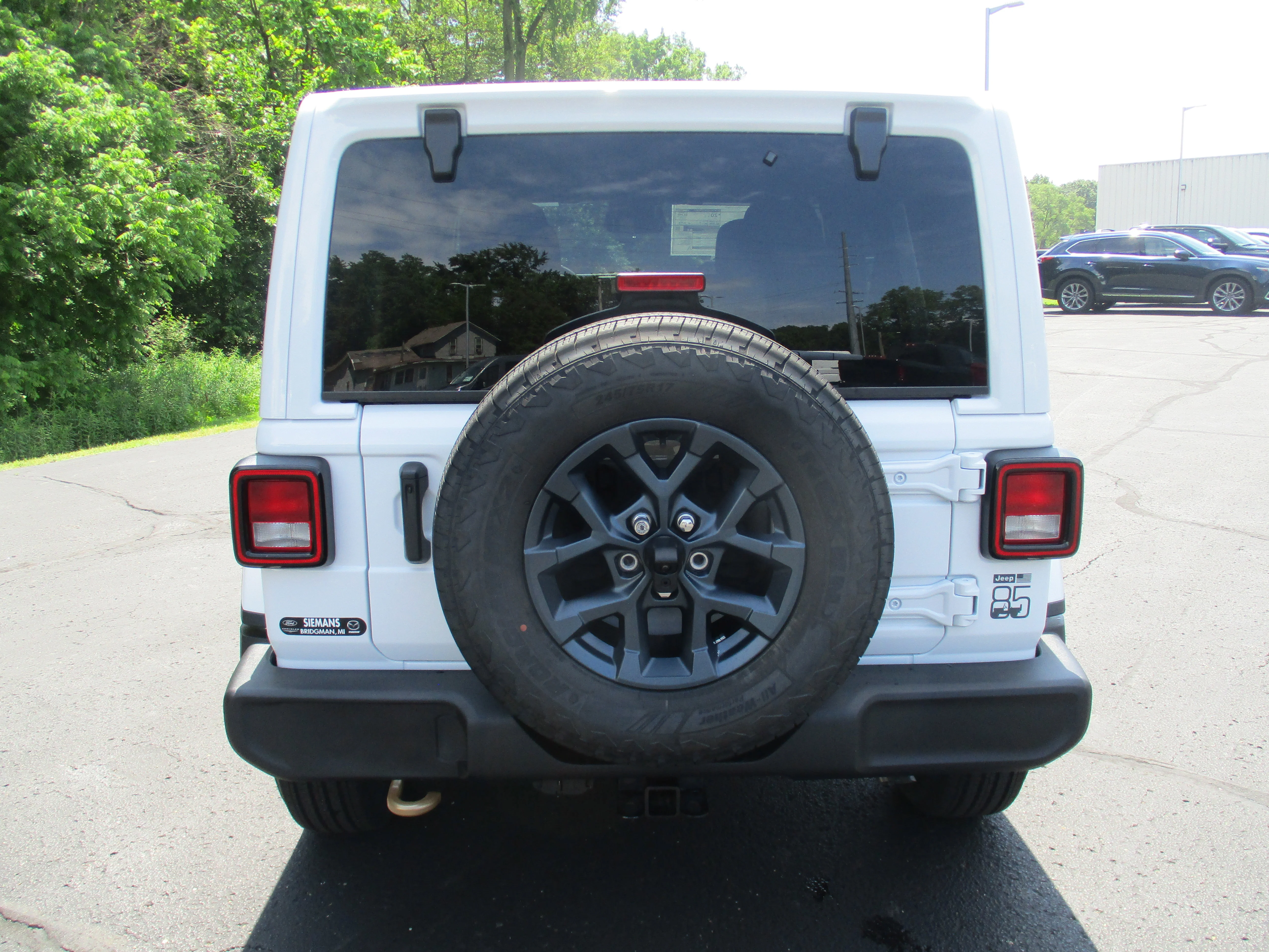 New 2026 Bright White Clear-Coat Exterior Paint Jeep 85th Anniversary image 31