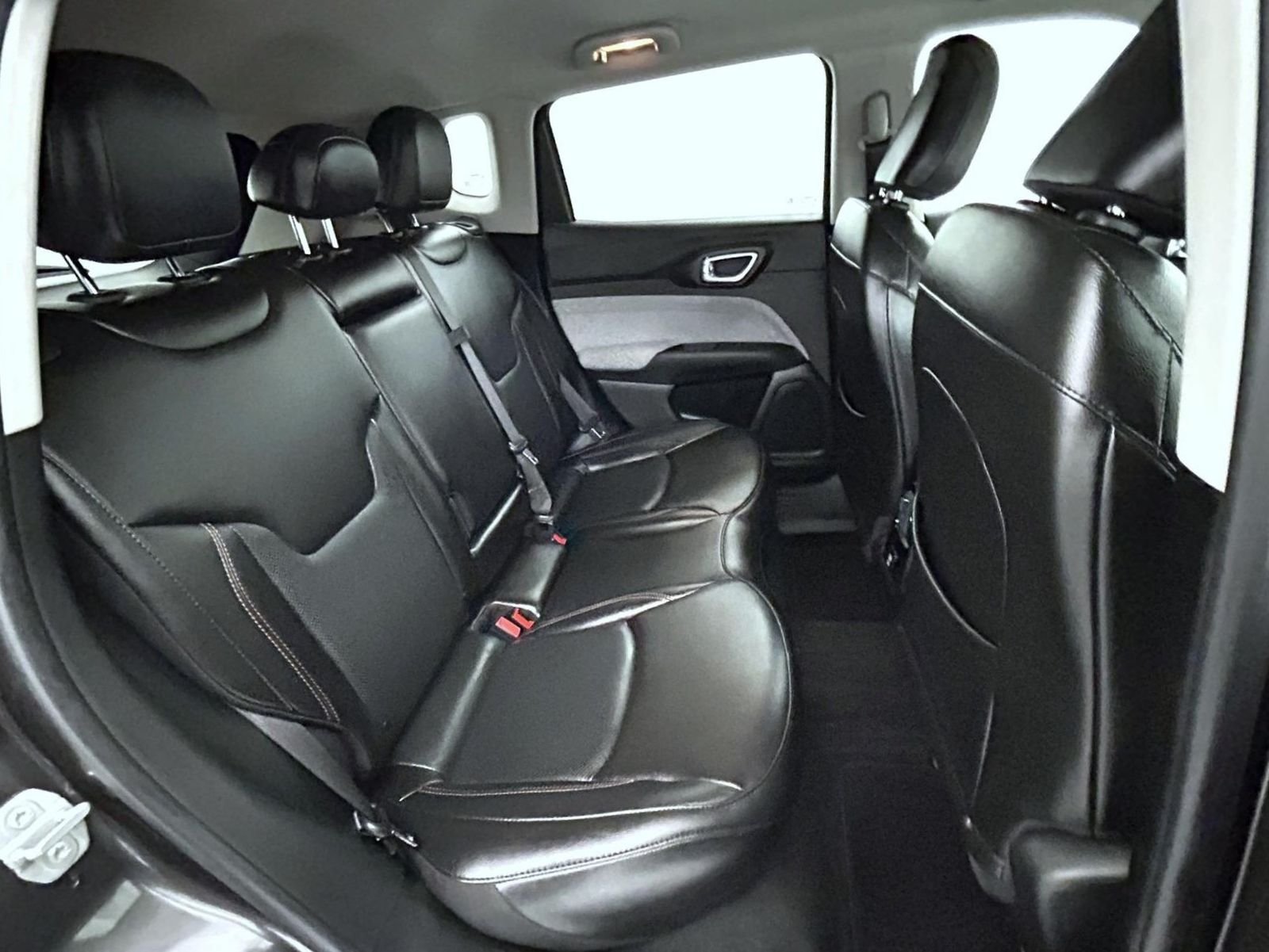 Certified Used 2022 Gray Jeep Latitude Lux image 18