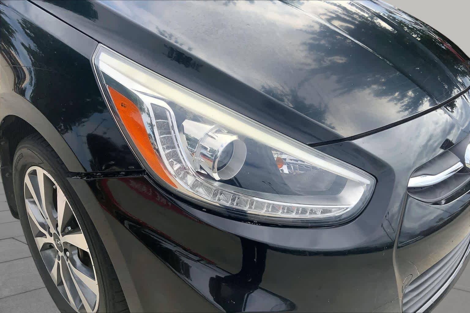 Used 2015 Ultra Black Pearl Hyundai Sport image 27