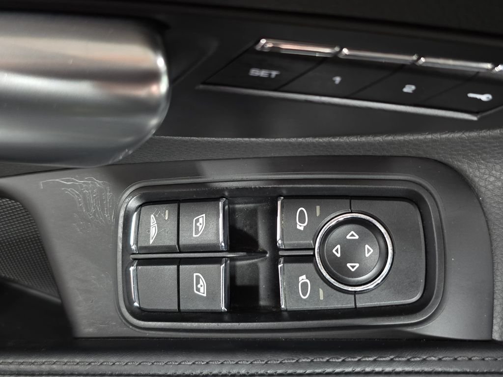 Certified Used 2015  Porsche Carrera 4 image 21
