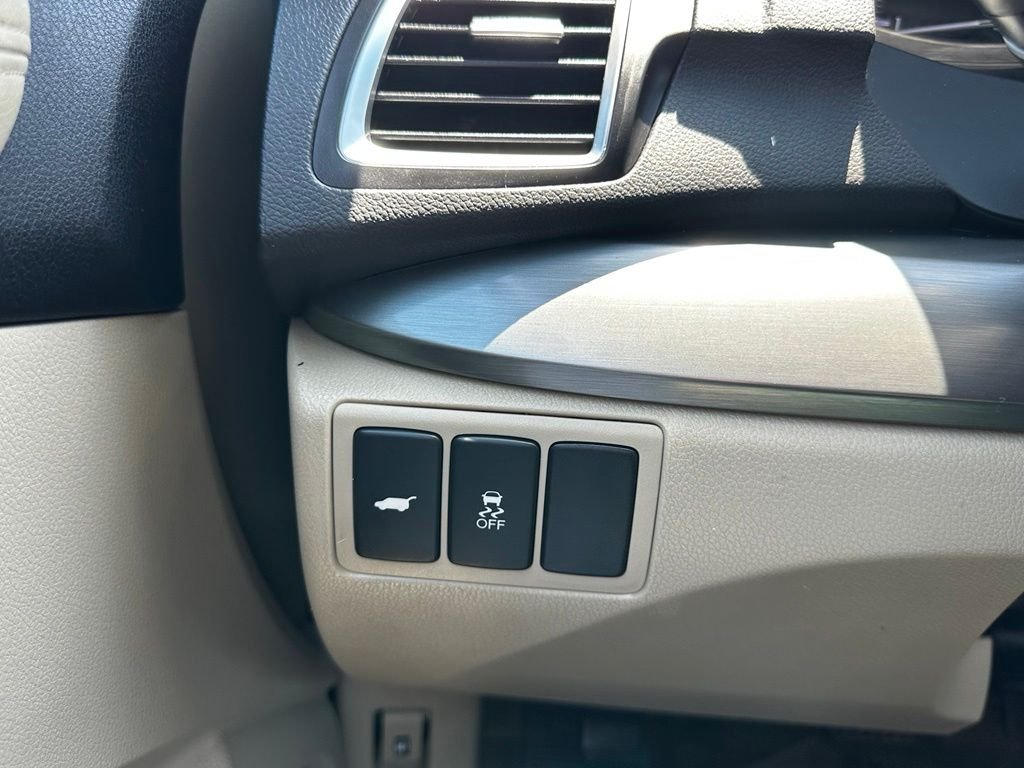 Used 2018  Acura Technology Package image 31