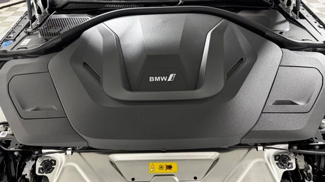 New 2026 Alpine White BMW xDrive40 image 25