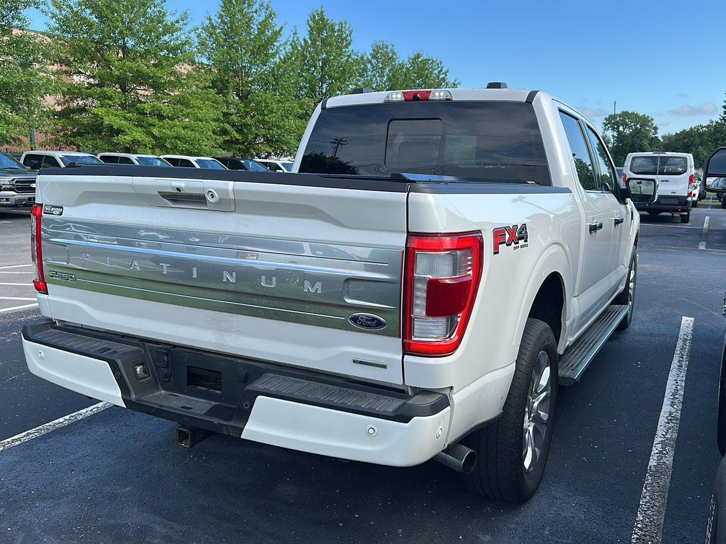 Used 2021 Star White Ford Platinum image 3