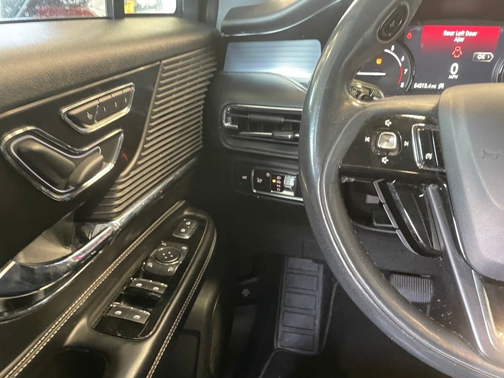 Used 2021 Red Lincoln Standard image 13