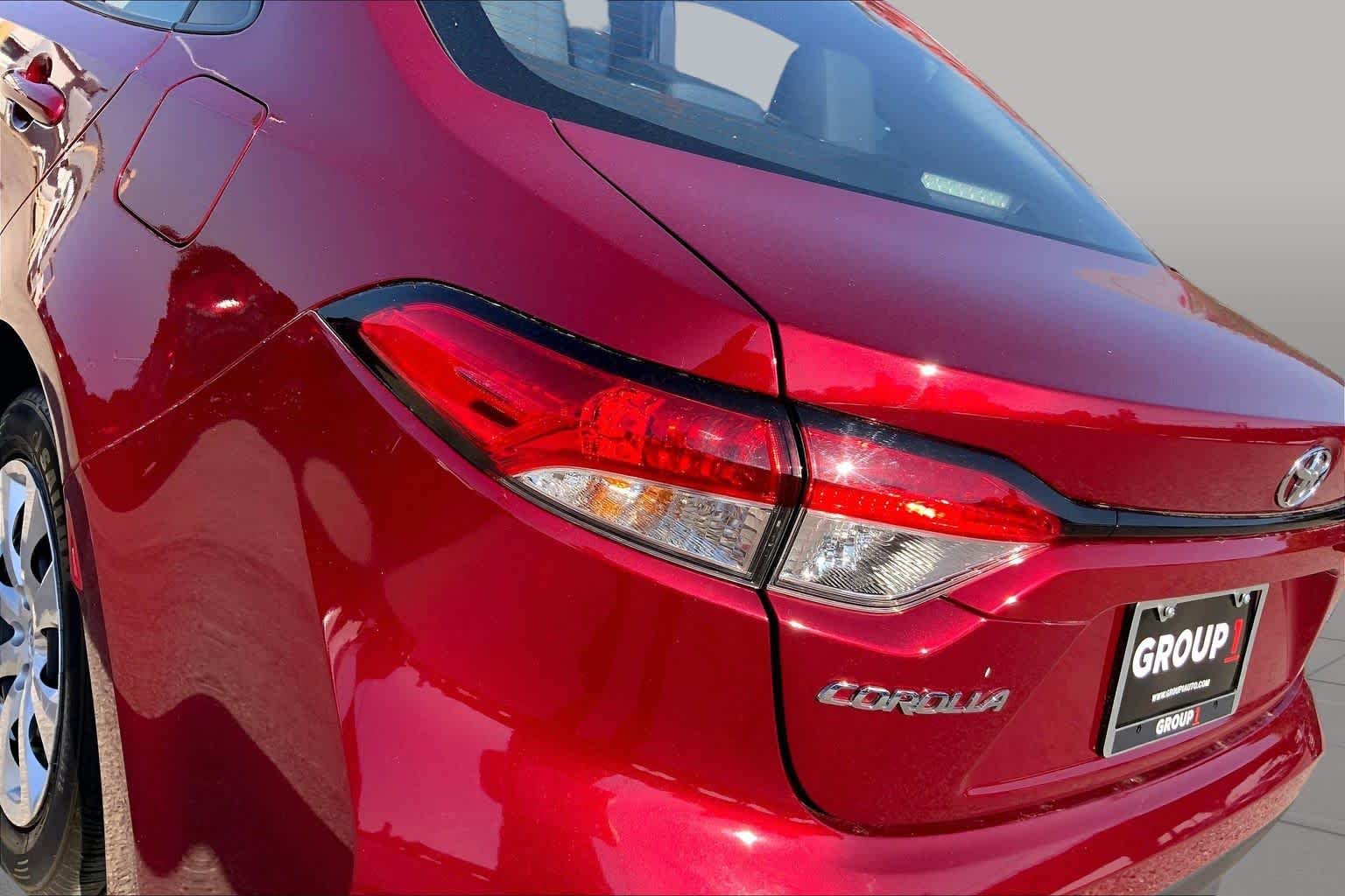 Used 2025 Ruby Flare Pearl Toyota LE image 27