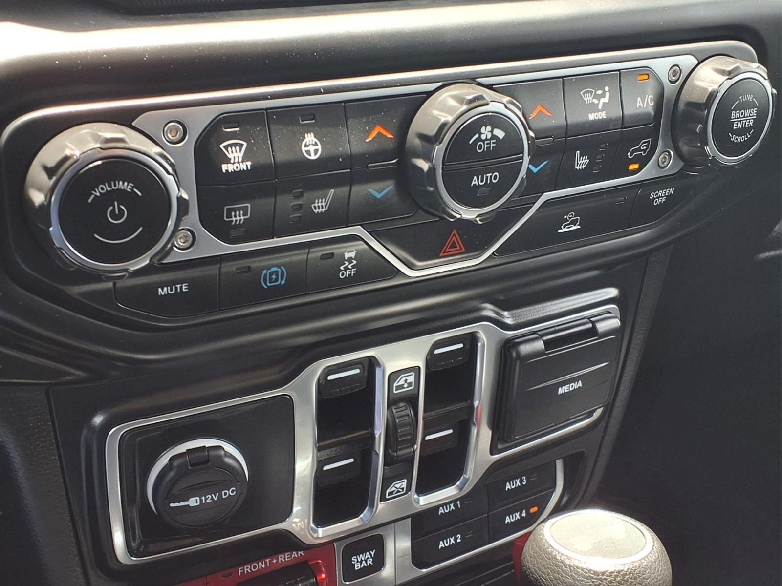 Used 2023 Bright White Clearcoat Jeep Rubicon image 18