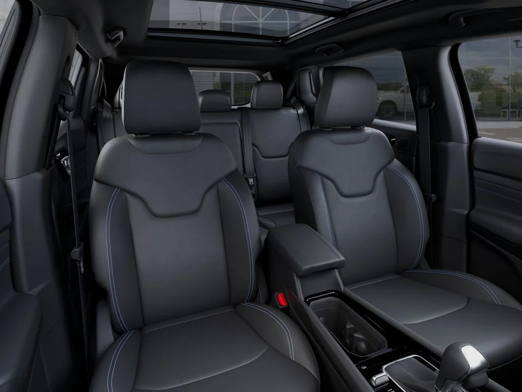 2025 Jeep Compass Limited - Photo 16
