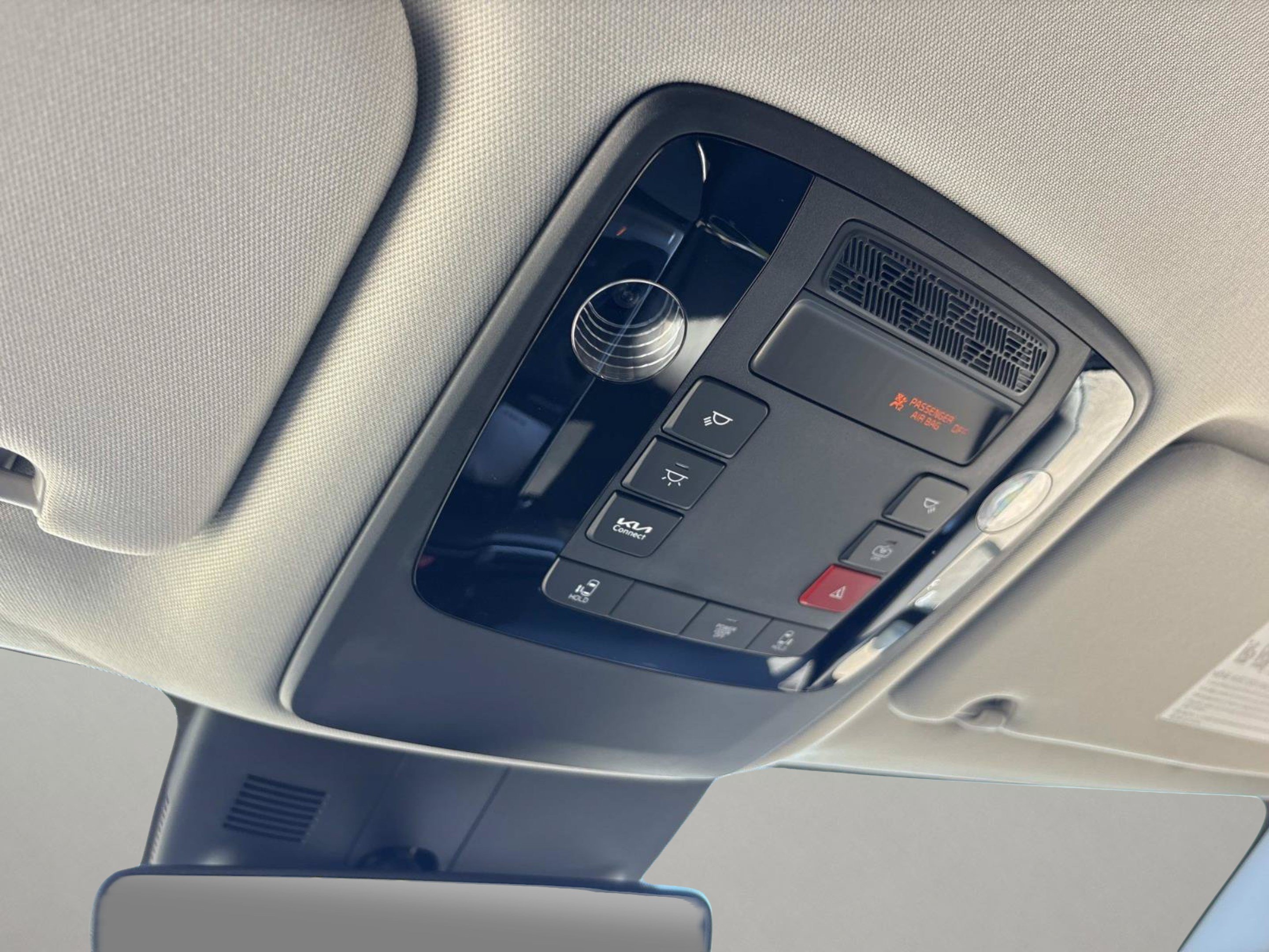 New 2027 Ceramic Silver Kia LXS image 28