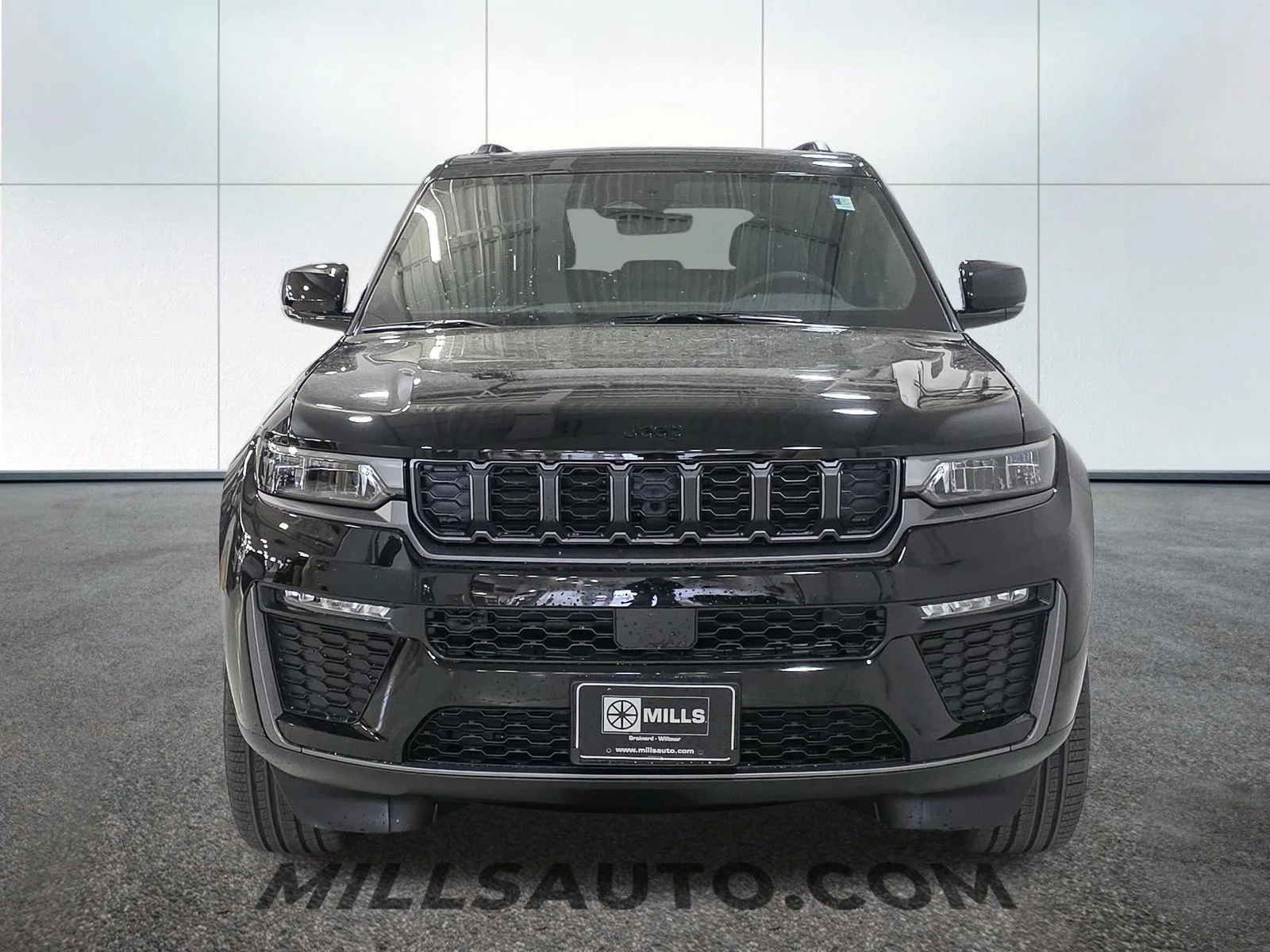 New 2026 Diamond Black Crystal Pearl-Coat Exterior Paint Jeep Limited image 11