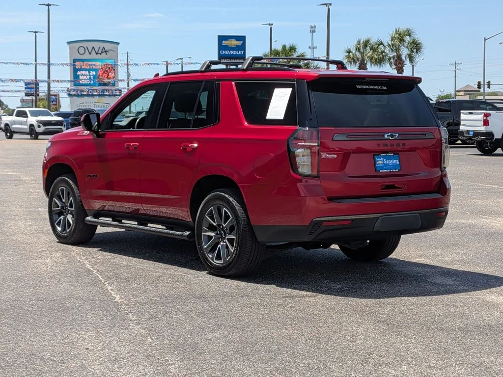 Used 2021 Red Chevrolet Z71 image 3