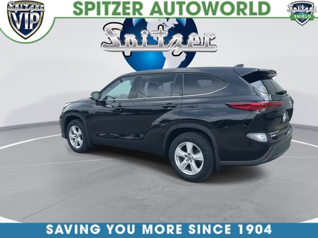 Used 2022 Black Toyota LE image 7