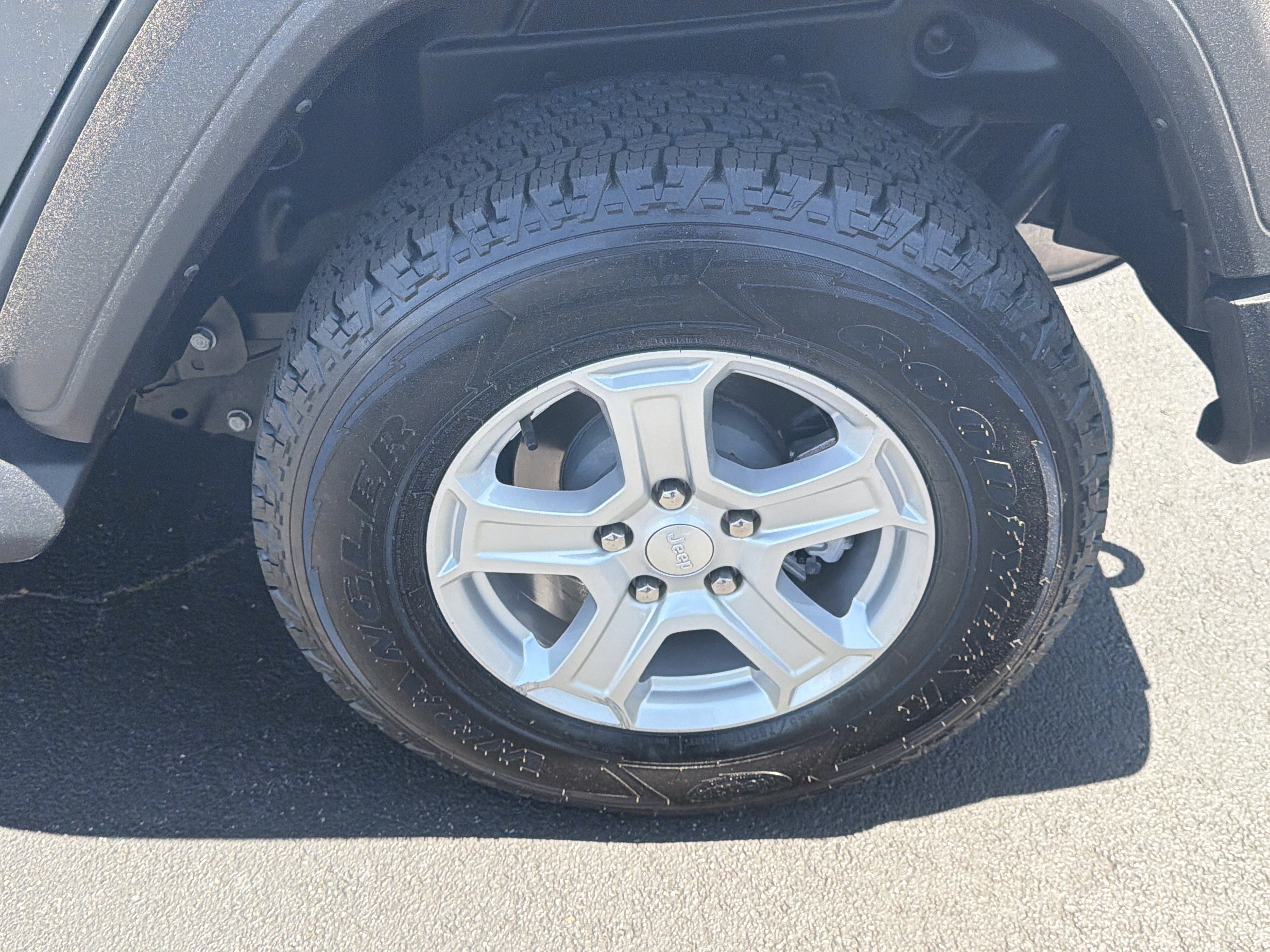 Used 2022 Sting-Gray Clearcoat Jeep Unlimited Sport S image 23