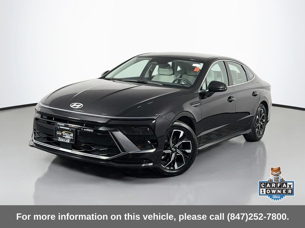Used 2025 Abyss Black Hyundai SEL image 1