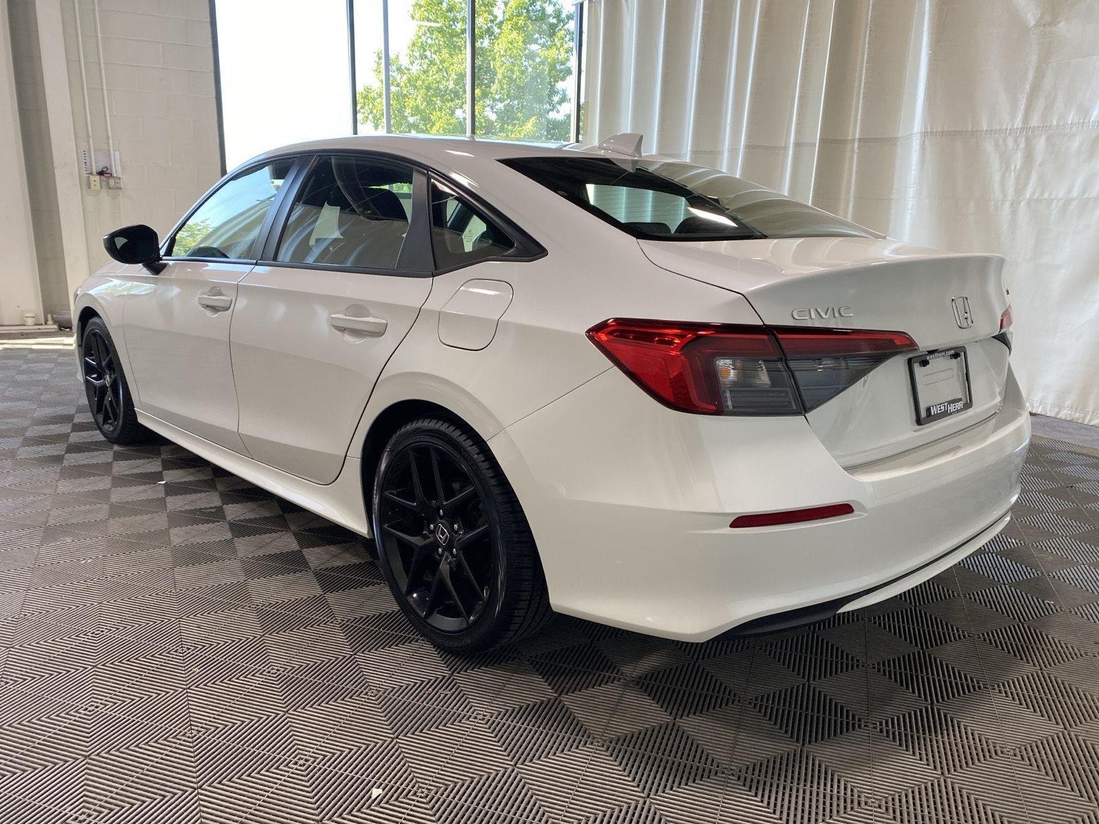 Used 2023 Platinum White Pearl Honda Sport image 9
