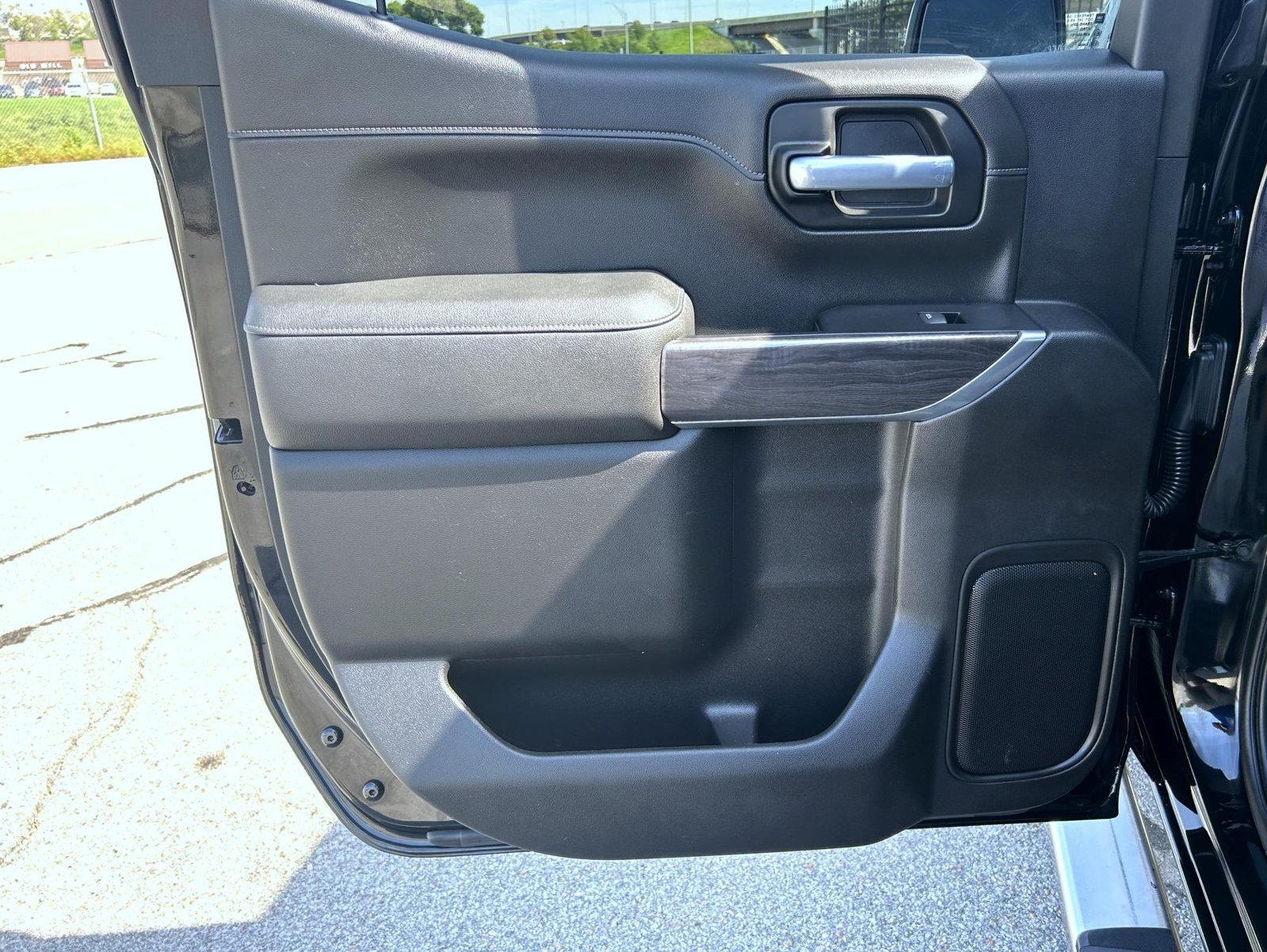2021 Chevrolet Silverado 1500 LTZ - Photo 18