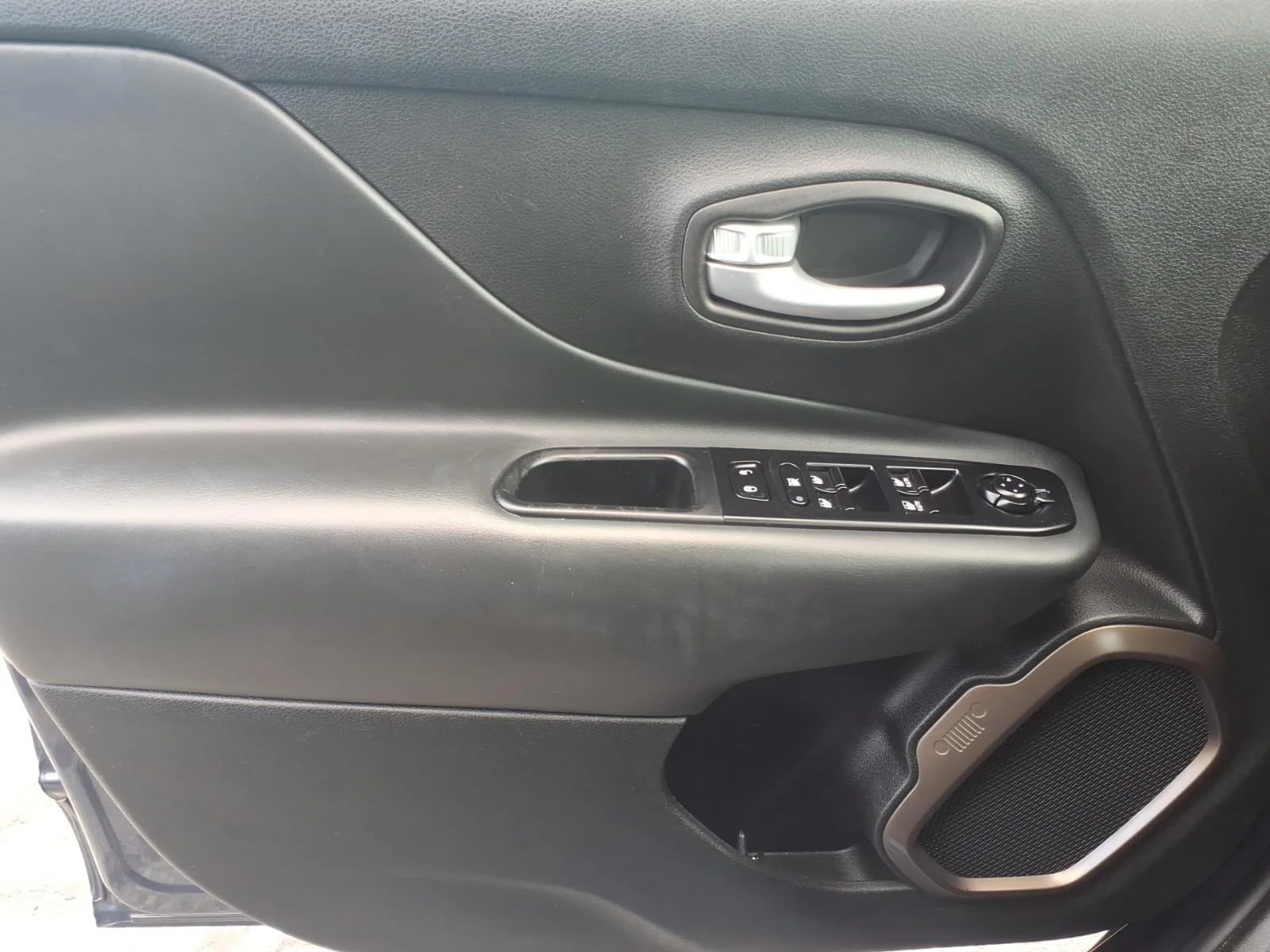 Used 2023 Slate Blue Jeep Latitude image 24
