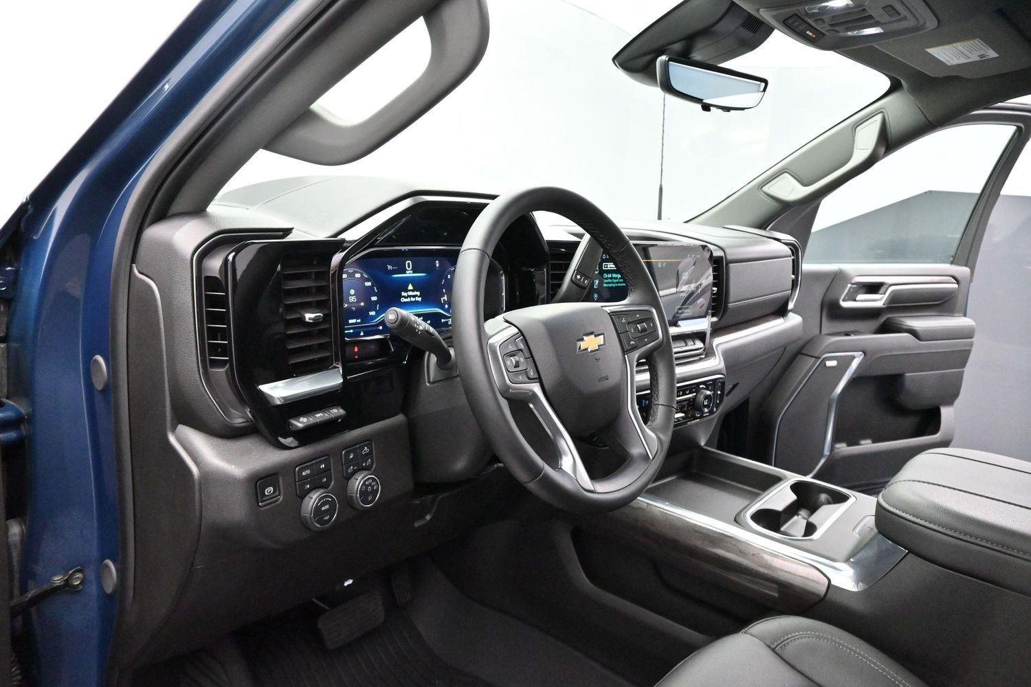 2025 Chevrolet Silverado 2500HD LTZ - Photo 13