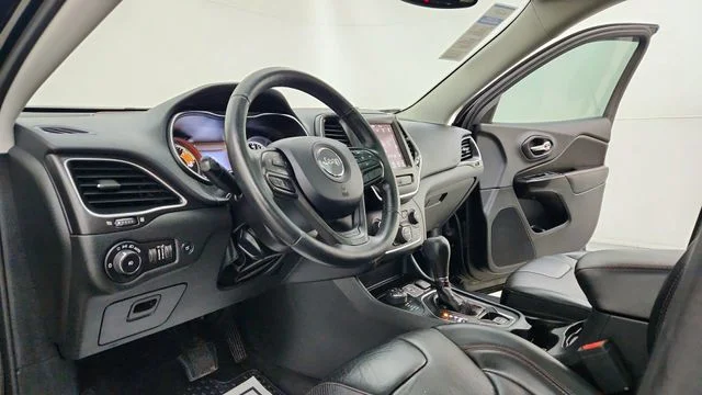 Used 2019 Black Jeep Trailhawk image 19