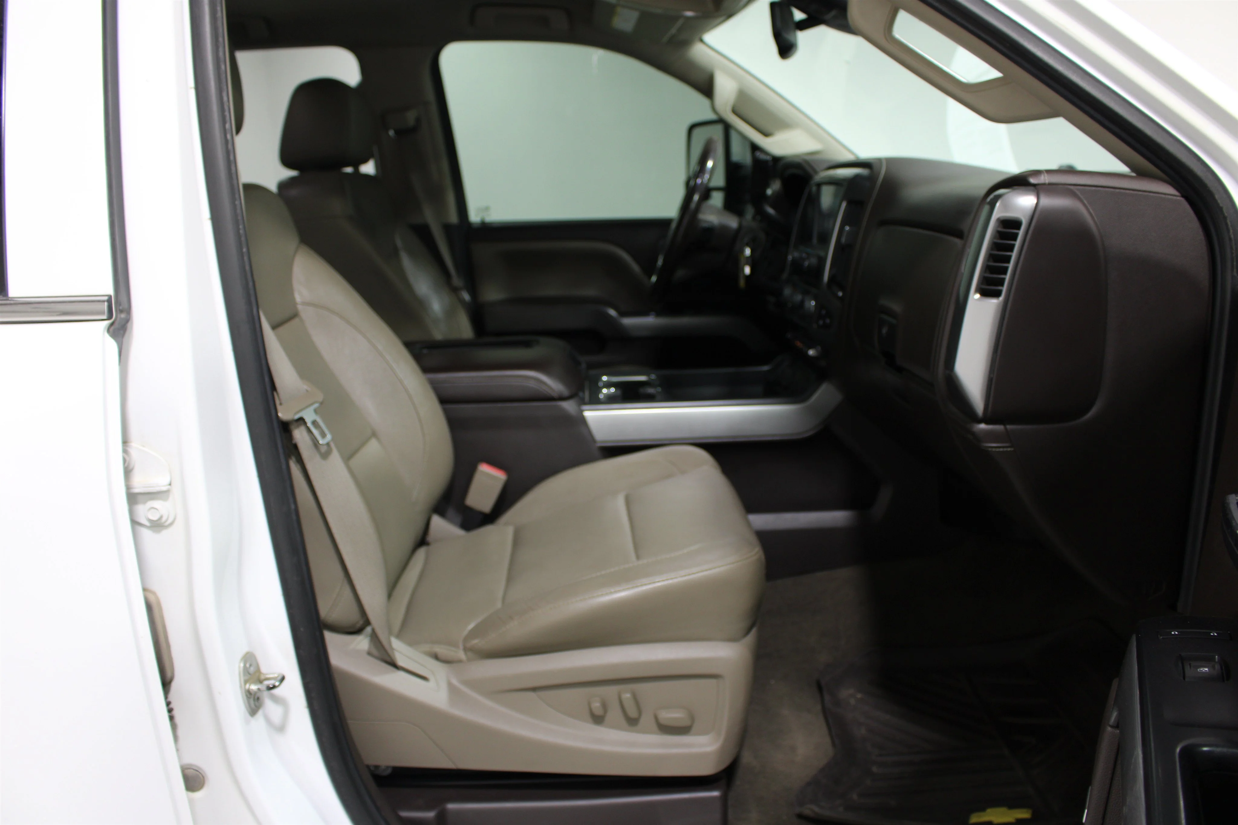 2016 Chevrolet Silverado 2500HD LTZ - Photo 23