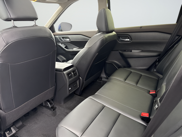 Used 2023 Blue Nissan SL image 19