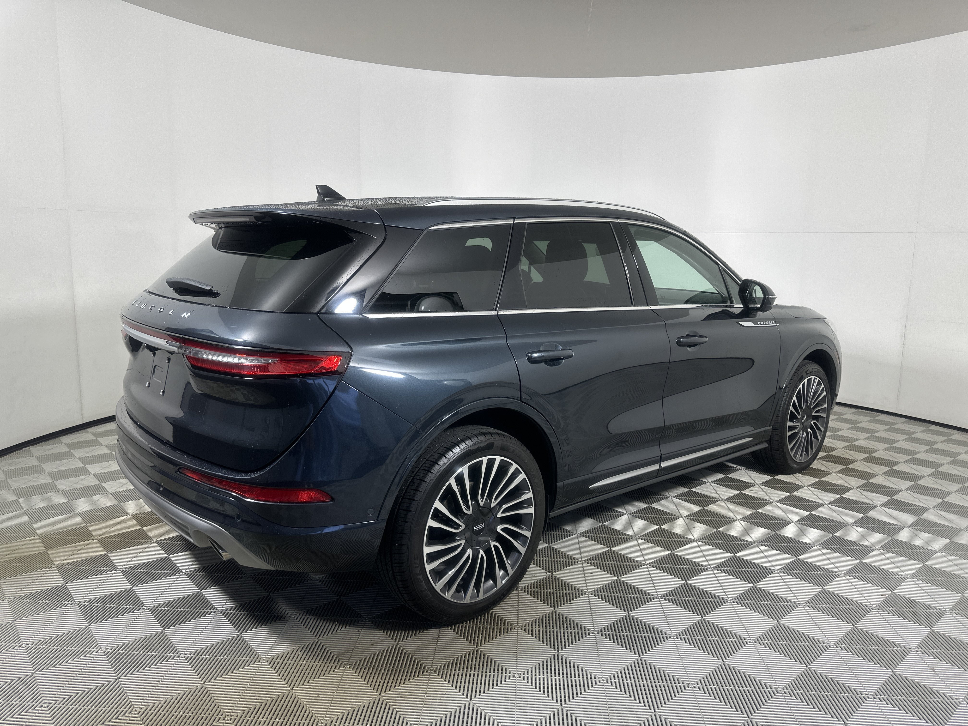 Used 2020 Blue Lincoln Reserve image 7