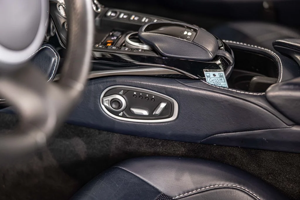Used 2020 Silver Aston Martin Base image 20