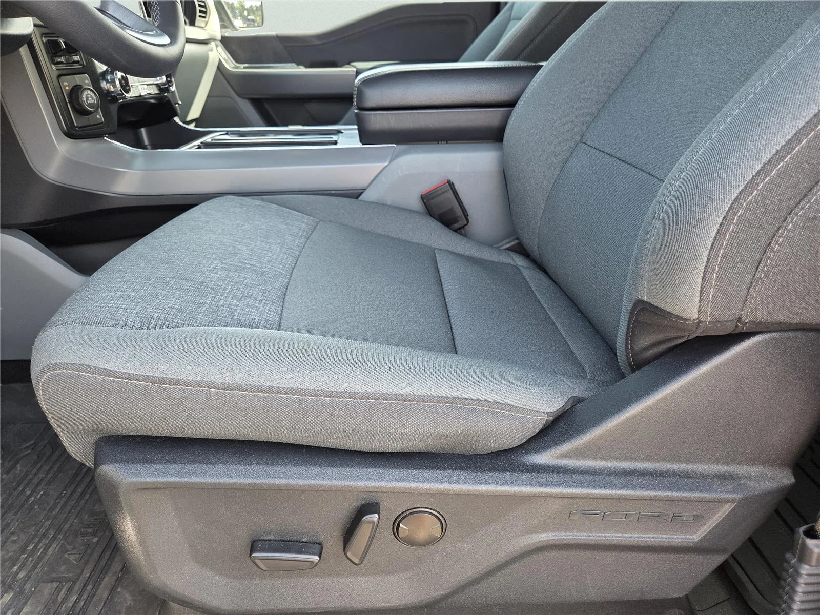 Used 2024 Agate Black Ford XLT image 22