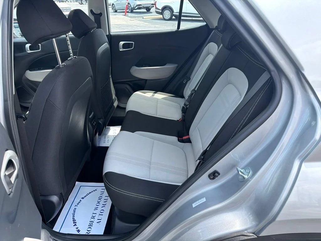Used 2025 Silver Hyundai SEL image 15