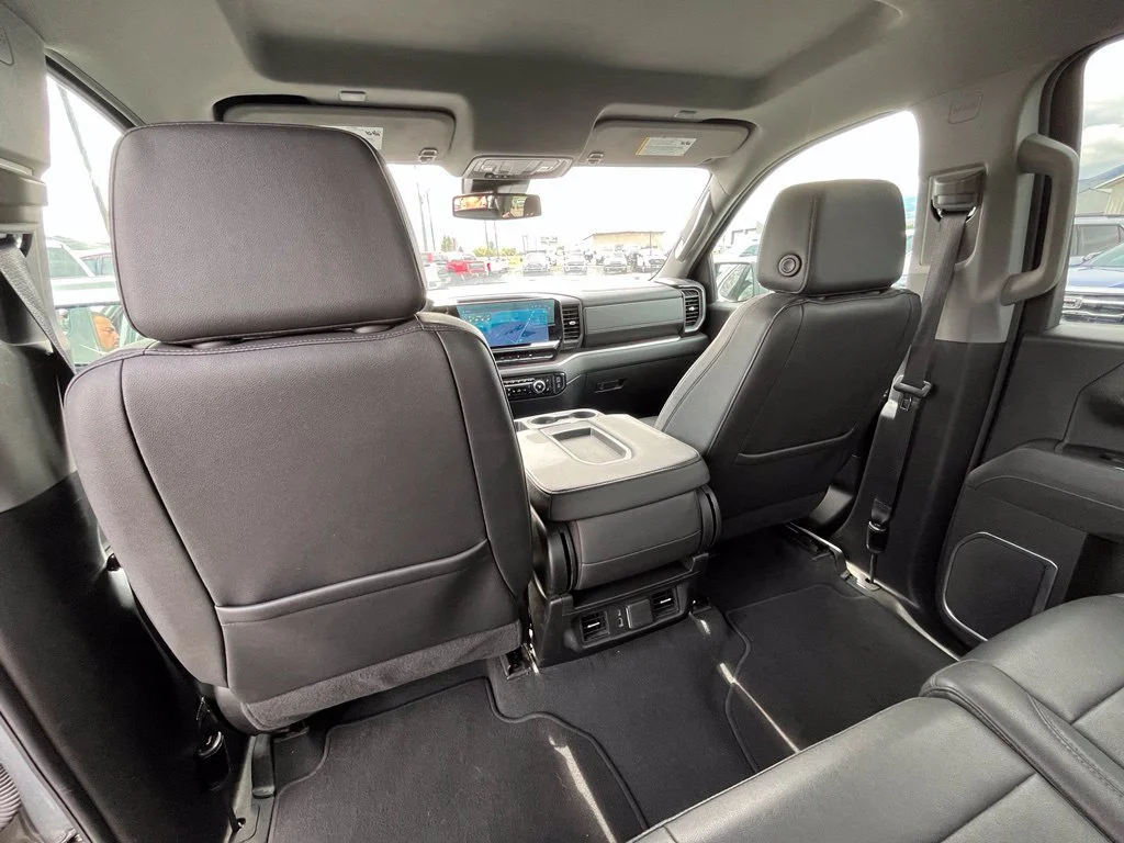 Used 2025 Sterling Metallic GMC SLT image 15