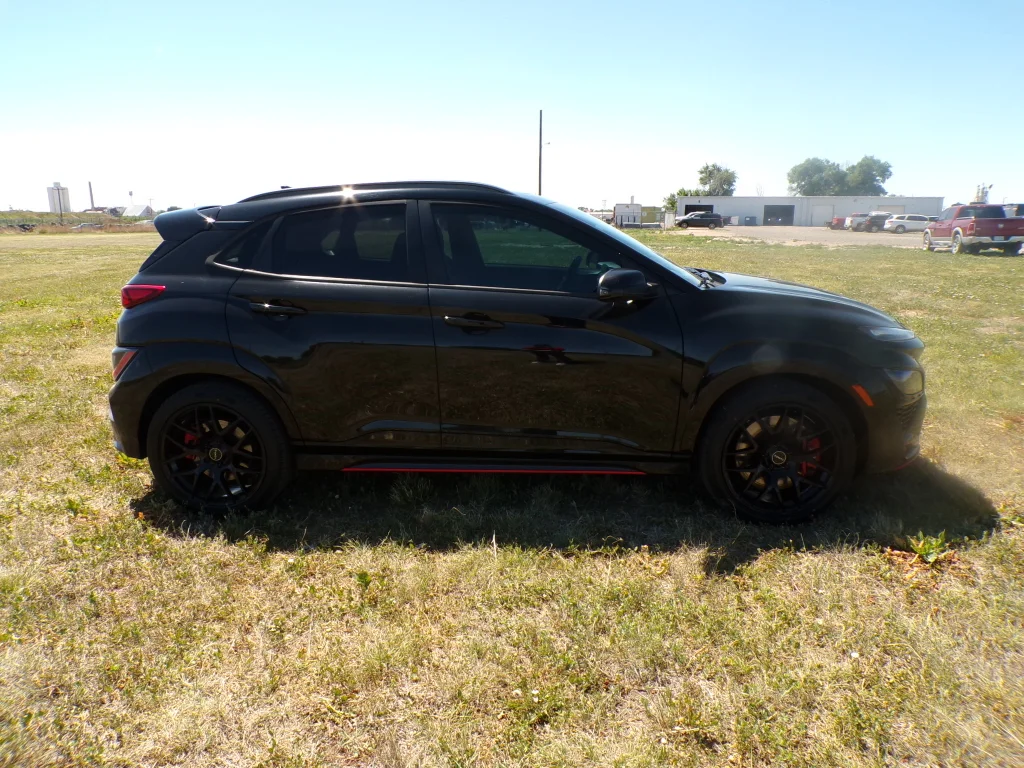 Used 2022 Ultra Black Hyundai Base image 3