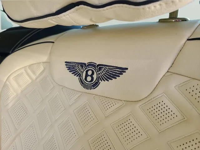 Used 2021 Blue Bentley V8 image 14