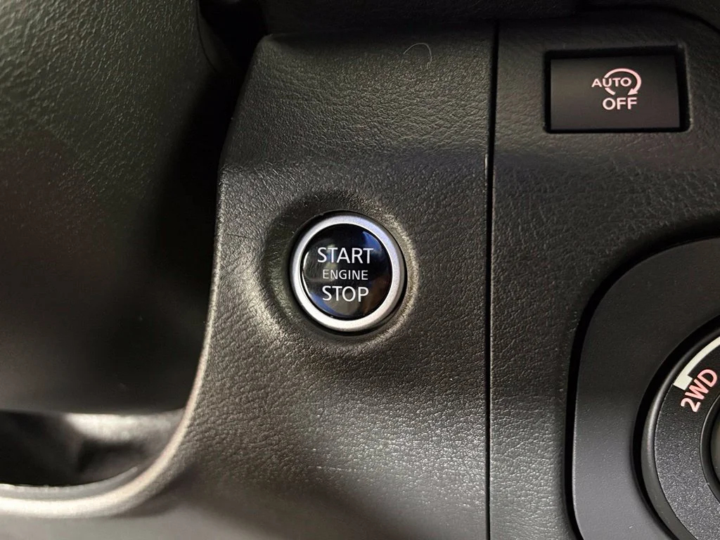 Used 2025 Orange Nissan PRO-4X image 23