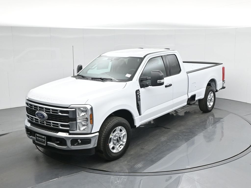 New 2026 Oxford White Ford XLT image 35