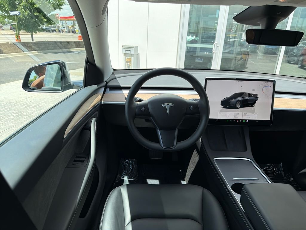 Used 2024 Stealth Gray Tesla Long Range image 13
